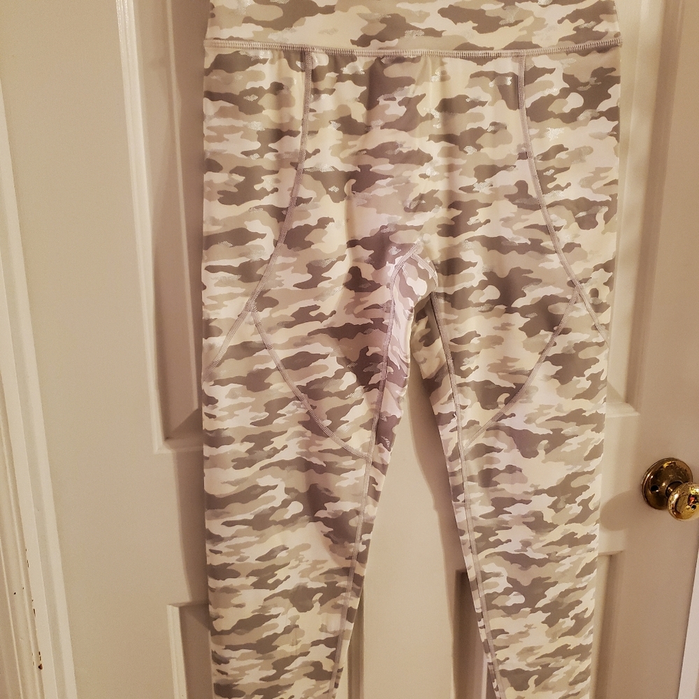 Aerie camo legging